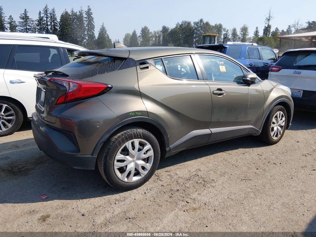 NMTKHMBX9MR121890 Toyota C-HR LE