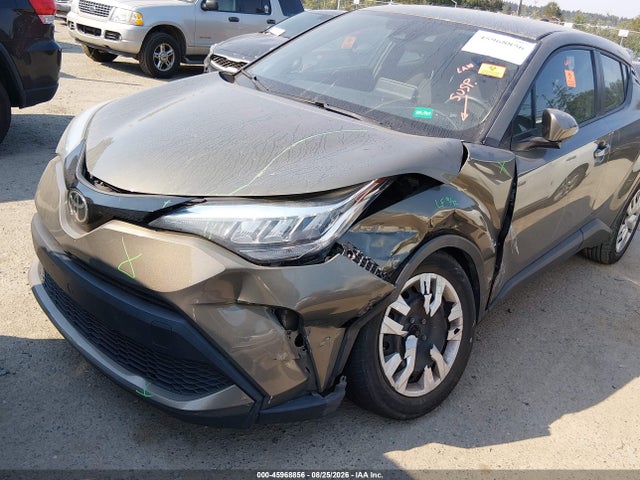 NMTKHMBX9MR121890 Toyota C-HR LE