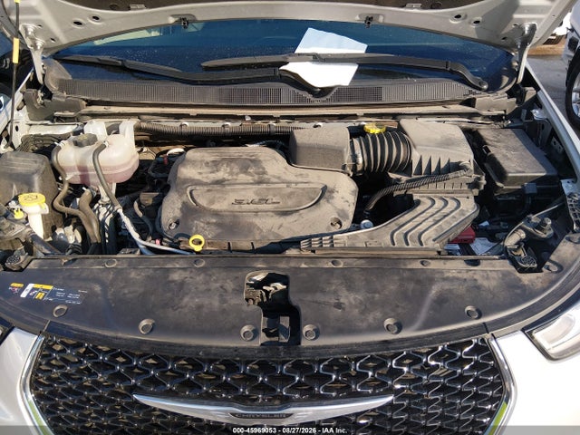 Chrysler Pacifica Touring L 2024 2C4RC1BG6RR129555 Image 10