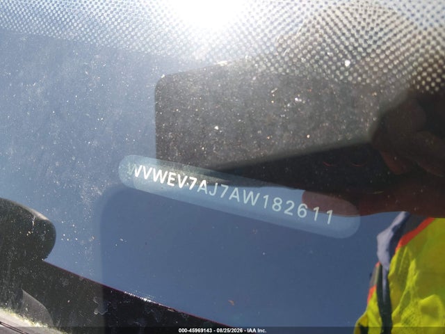 2010 Volkswagen Gti 2-door მანქანა იყიდება აუქციონზე, vin: WVWEV7AJ7AW182611, აუქციონის ნომერი: 45969143
