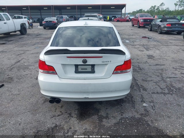 2011 Bmw 128i მანქანა იყიდება აუქციონზე, vin: WBAUP9C55BVL89522, აუქციონის ნომერი: 45969153