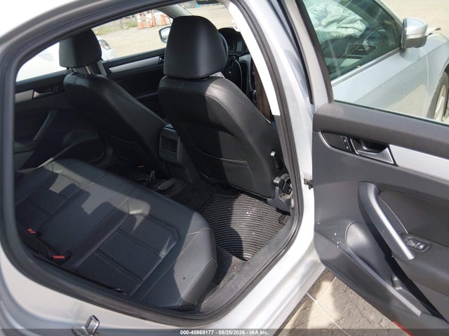 2012 Volkswagen Passat 2.5l Se მანქანა იყიდება აუქციონზე, vin: 1VWBP7A33CC079394, აუქციონის ნომერი: 45969177