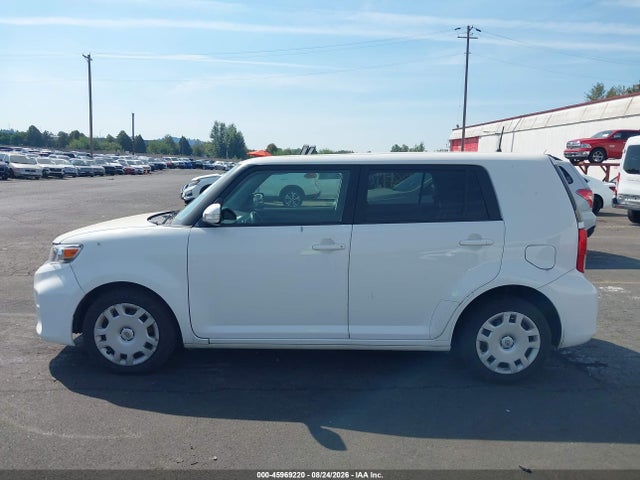 Scion XB 2015 JTLZE4FE8FJ068038 Image 13