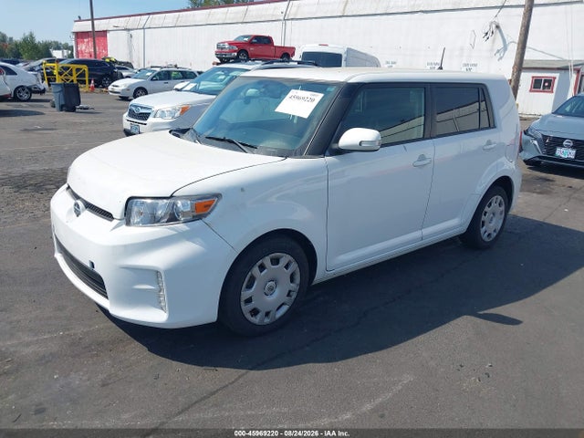 Scion XB 2015 JTLZE4FE8FJ068038 Image 2