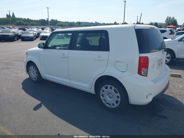 Scion XB 2015 JTLZE4FE8FJ068038 Image 3