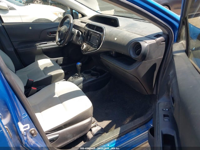JTDKDTB33J1599431 Toyota Prius C One