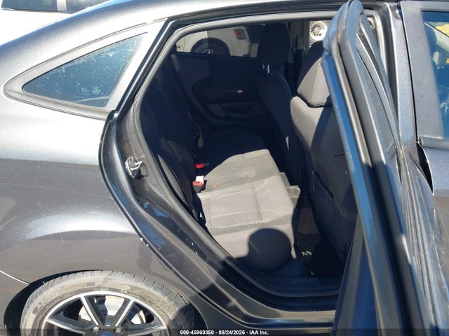 3FADP4BJ9FM159055 Ford FIESTA SE