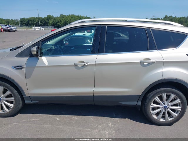 2017 Ford Escape Titanium მანქანა იყიდება აუქციონზე, vin: 1FMCU0JD5HUB73256, აუქციონის ნომერი: 45969406