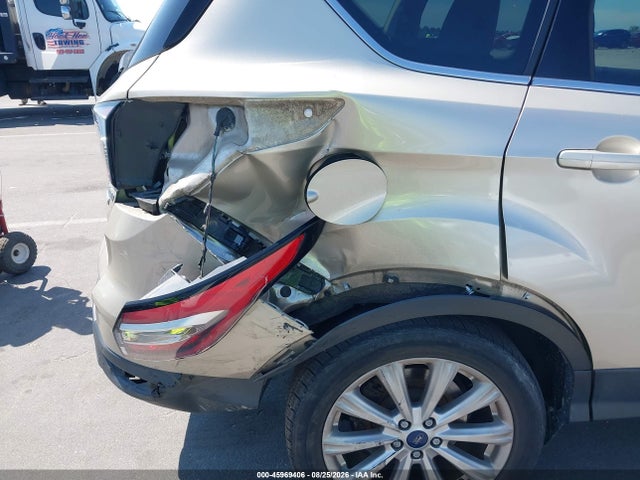 2017 Ford Escape Titanium მანქანა იყიდება აუქციონზე, vin: 1FMCU0JD5HUB73256, აუქციონის ნომერი: 45969406