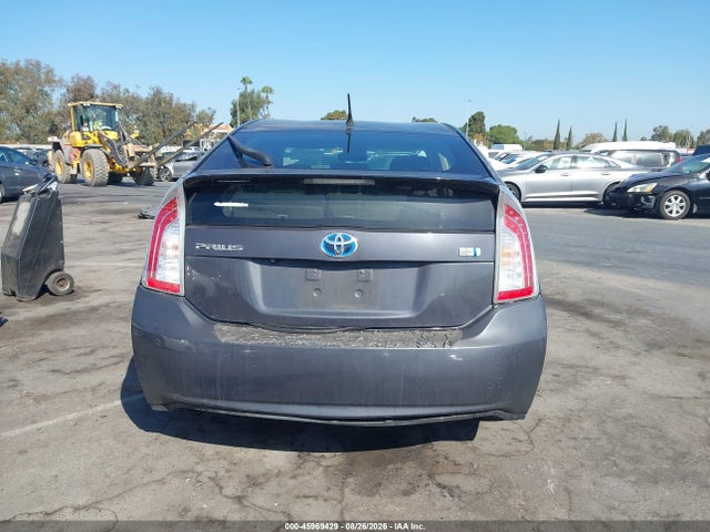 Toyota Prius Two 2015 JTDKN3DU2F0445552 Image 16