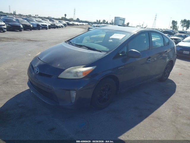 Toyota Prius Two 2015 JTDKN3DU2F0445552 Image 2