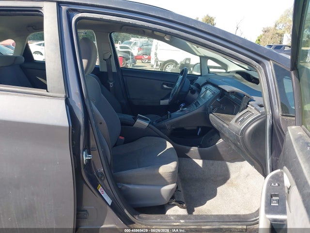 Toyota Prius Two 2015 JTDKN3DU2F0445552 Image 5