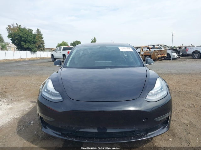 2018 Tesla Model 3 Long Range/mid Range მანქანა იყიდება აუქციონზე, vin: 5YJ3E1EA1JF071068, აუქციონის ნომერი: 45969450