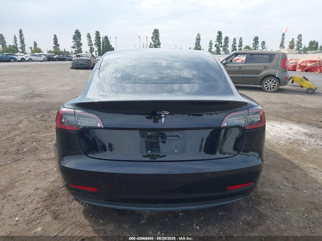 2018 Tesla Model 3 Long Range/mid Range მანქანა იყიდება აუქციონზე, vin: 5YJ3E1EA1JF071068, აუქციონის ნომერი: 45969450