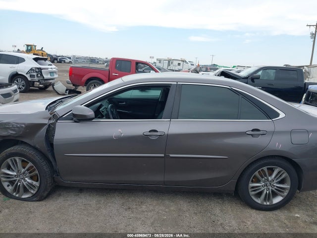 45969473 :رقم المزاد ، 4T1BF1FK0HU726866 vin ، 2017 Toyota Camry Se مزاد بيع