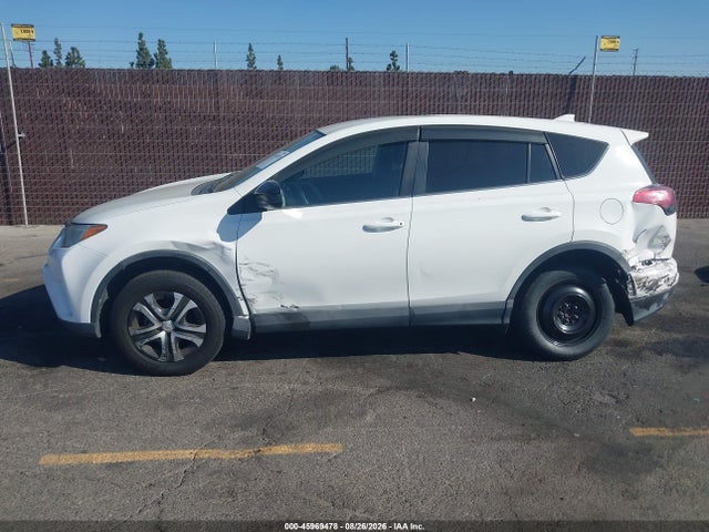 Toyota RAV4 LE 2018 2T3ZFREV7JW410645 Image 14