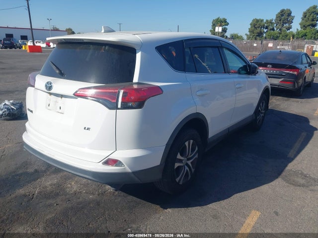 Toyota RAV4 LE 2018 2T3ZFREV7JW410645 Image 4