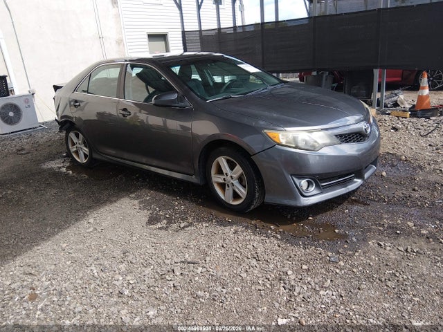 45969504 :رقم المزاد ، 4T1BF1FK6EU302376 vin ، 2014 Toyota Camry Se مزاد بيع