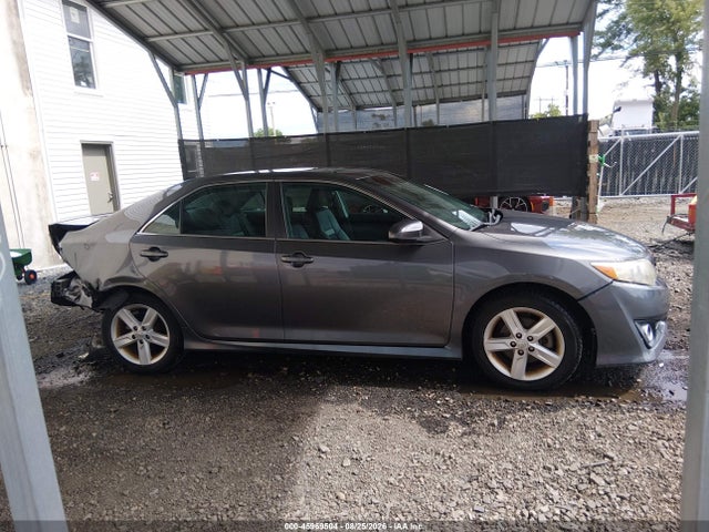 45969504 :رقم المزاد ، 4T1BF1FK6EU302376 vin ، 2014 Toyota Camry Se مزاد بيع