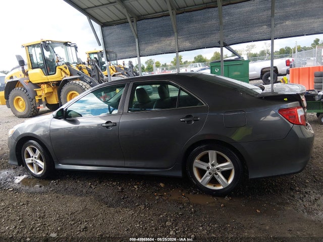 45969504 :رقم المزاد ، 4T1BF1FK6EU302376 vin ، 2014 Toyota Camry Se مزاد بيع