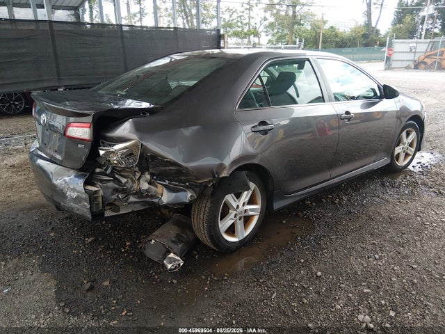 45969504 :رقم المزاد ، 4T1BF1FK6EU302376 vin ، 2014 Toyota Camry Se مزاد بيع
