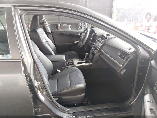 45969504 :رقم المزاد ، 4T1BF1FK6EU302376 vin ، 2014 Toyota Camry Se مزاد بيع