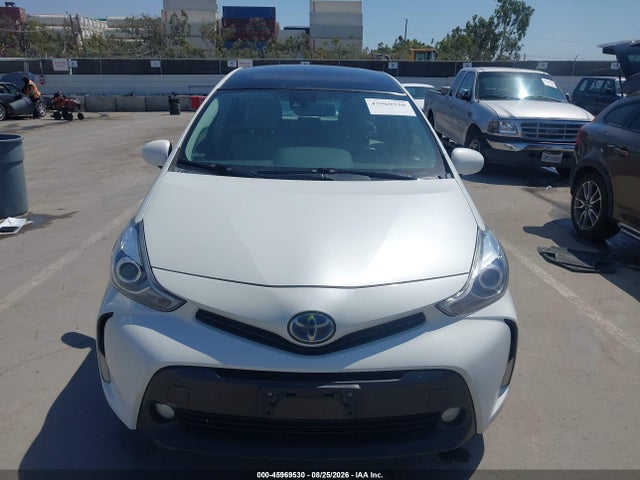 JTDZN3EU2FJ020145 Toyota Prius V Five