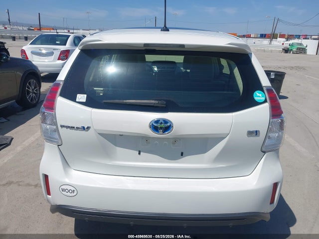 JTDZN3EU2FJ020145 Toyota Prius V Five