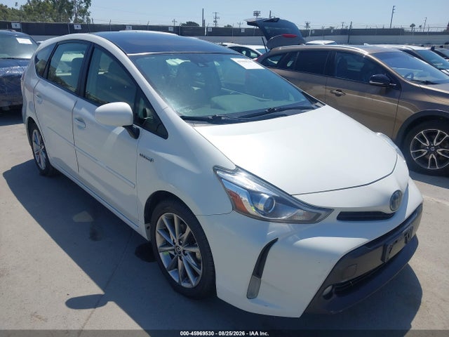 JTDZN3EU2FJ020145 Toyota Prius V Five