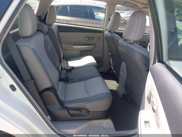 JTDZN3EU2FJ020145 Toyota Prius V Five