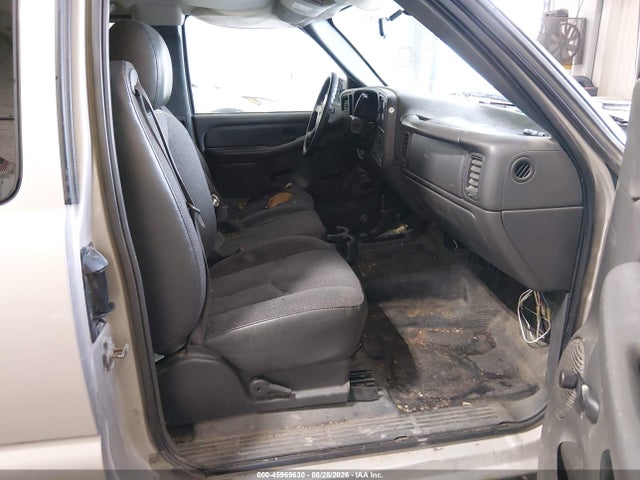45969630 :رقم المزاد ، 1GTHK29U14E218973 vin ، 2004 Gmc Sierra K2500 Heavy Duty مزاد بيع