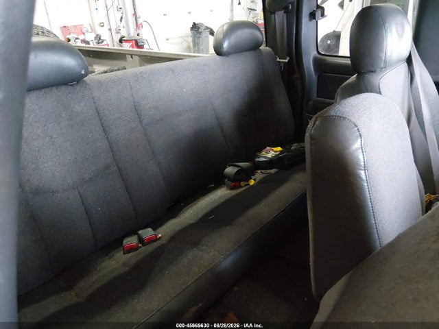 45969630 :رقم المزاد ، 1GTHK29U14E218973 vin ، 2004 Gmc Sierra K2500 Heavy Duty مزاد بيع