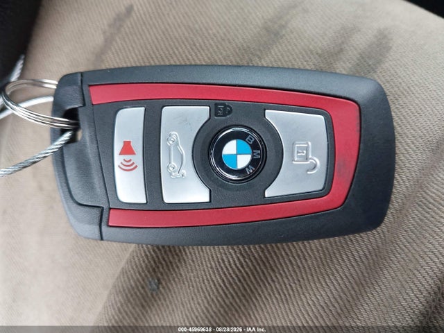 45969638 :رقم المزاد ، WBA8B9G3XHNU53491 vin ، 2017 Bmw 3 Series 330i مزاد بيع