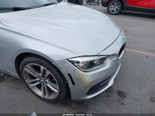 45969638 :رقم المزاد ، WBA8B9G3XHNU53491 vin ، 2017 Bmw 3 Series 330i مزاد بيع