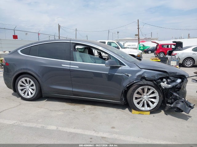Продажа на аукционе авто 2018 Tesla Model X 100d/75d/p100d, vin: 5YJXCBE25JF115708, номер лота: 45969641