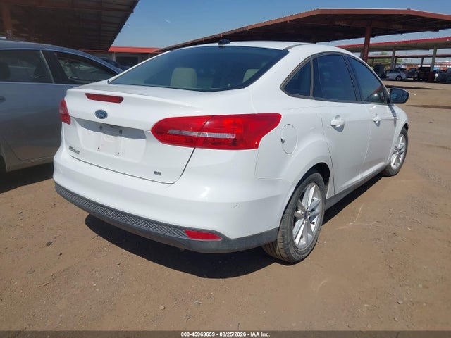 Ford FOCUS SE 2017 1FADP3F24HL314676 Image 4