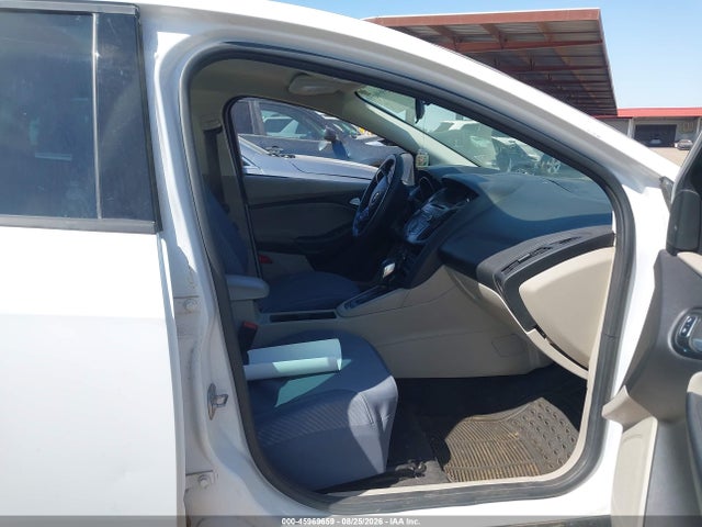 Ford FOCUS SE 2017 1FADP3F24HL314676 Image 5
