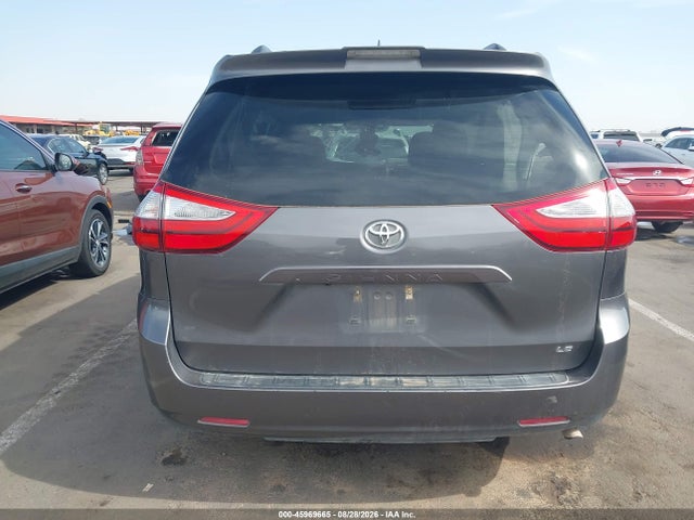 Toyota Sienna Le 8 Passenger 2018 5TDKZ3DC2JS924524 Image 16