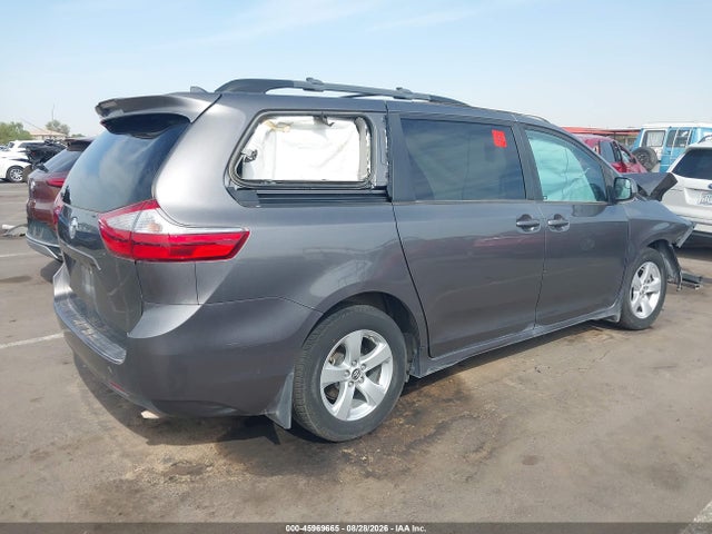 Toyota Sienna Le 8 Passenger 2018 5TDKZ3DC2JS924524 Image 4