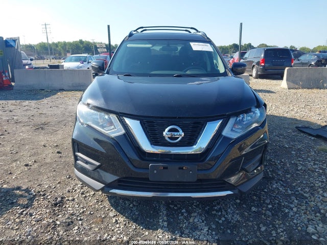 2017 Nissan Rogue Sv მანქანა იყიდება აუქციონზე, vin: 5N1AT2MV8HC823889, აუქციონის ნომერი: 45969686