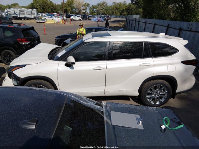 Toyota Highlander Limited 2021 5TDDZRBH3MS065684 Image 14