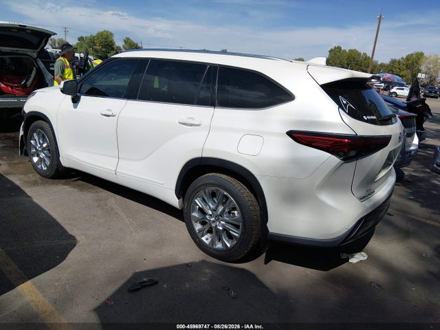 Toyota Highlander Limited 2021 5TDDZRBH3MS065684 Image 3
