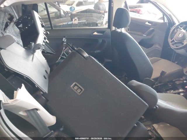 45969751 :رقم المزاد ، 3VV1B7AX3LM107047 vin ، 2020 Volkswagen Tiguan 2.0t S مزاد بيع
