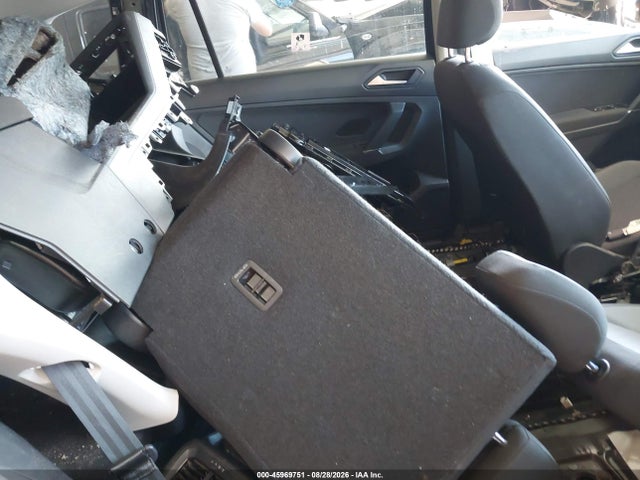 45969751 :رقم المزاد ، 3VV1B7AX3LM107047 vin ، 2020 Volkswagen Tiguan 2.0t S مزاد بيع