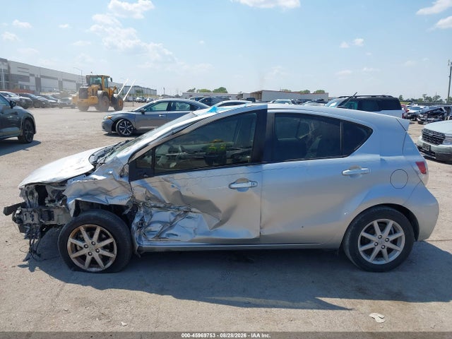 45969753 :رقم المزاد ، JTDKDTB39C1510223 vin ، 2012 Toyota Prius C Four مزاد بيع