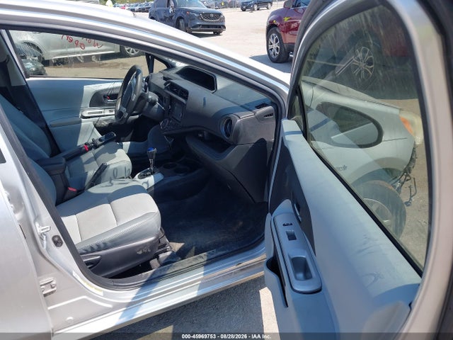 45969753 :رقم المزاد ، JTDKDTB39C1510223 vin ، 2012 Toyota Prius C Four مزاد بيع