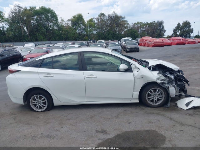 2016 Toyota Prius Two მანქანა იყიდება აუქციონზე, vin: JTDKBRFUXG3002901, აუქციონის ნომერი: 45969780