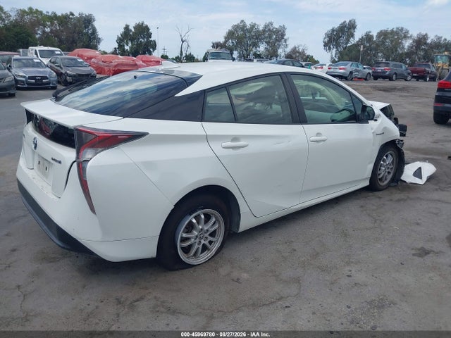 2016 Toyota Prius Two მანქანა იყიდება აუქციონზე, vin: JTDKBRFUXG3002901, აუქციონის ნომერი: 45969780