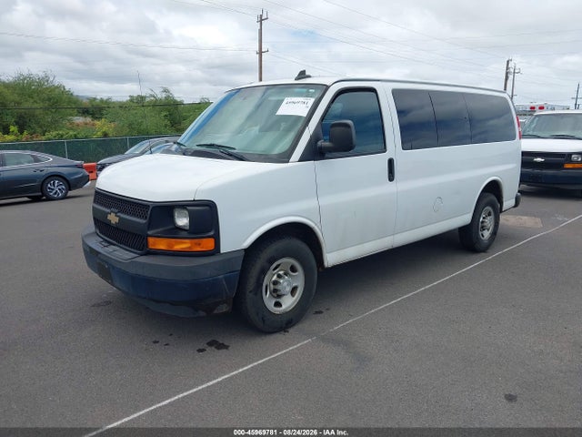 Chevrolet Express 2500 Ls 2017 1GAWGEFFXH1302750 Image 2