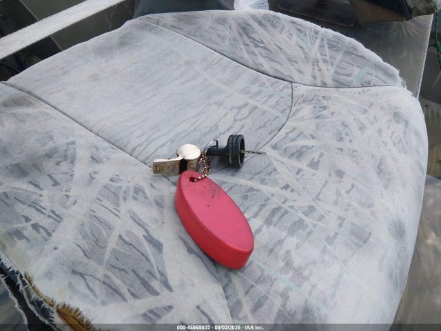 Tracker Grizzly 2014 BUJ04177G314 Image 11